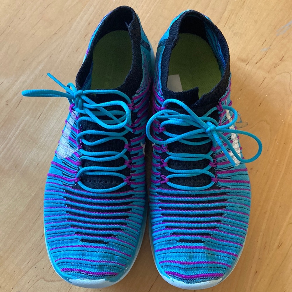 Like New Women’s Nike Shoes
